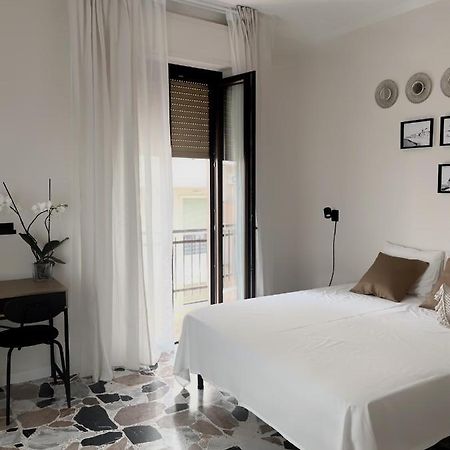 Leonardo Da Vinci Rooms Альгеро Экстерьер фото